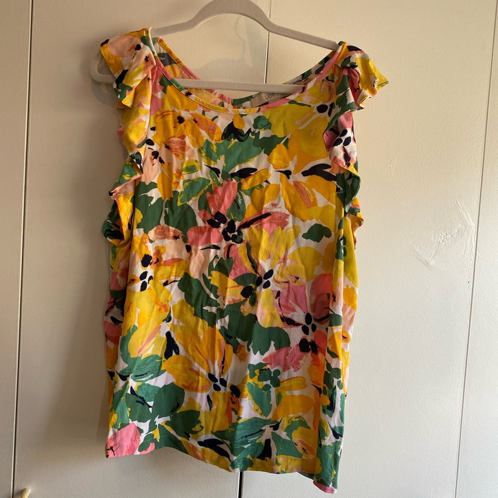 Loft top with flutter sleeve